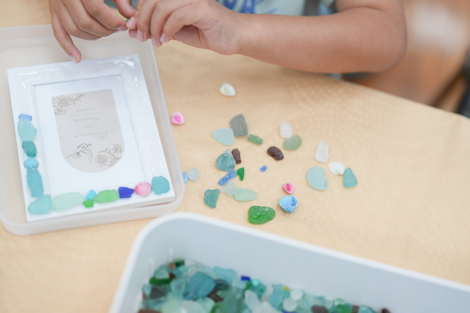 ペーパー編み込みビーズのセミオーダーアクセサリーと、シーグラスのフォトフレーム作り